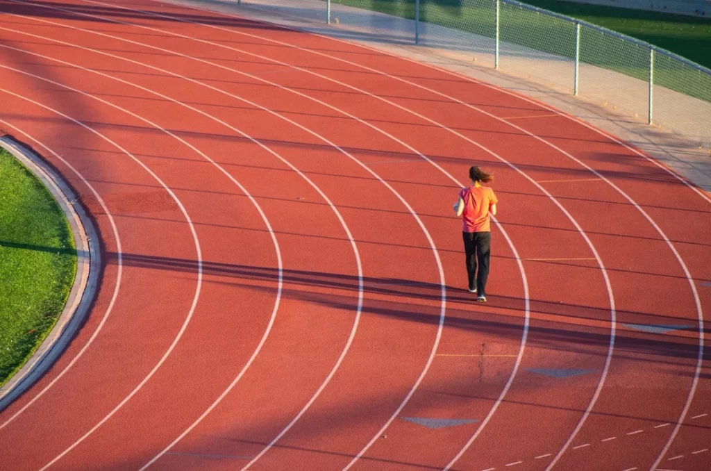 Pendant 9 ans à Merdrignac, un entraîneur d'athlétisme a harcelé sexuellement une jeune femme.