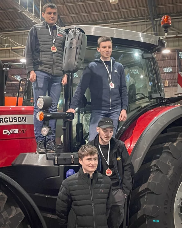 Les trois apprentis sur le podium.