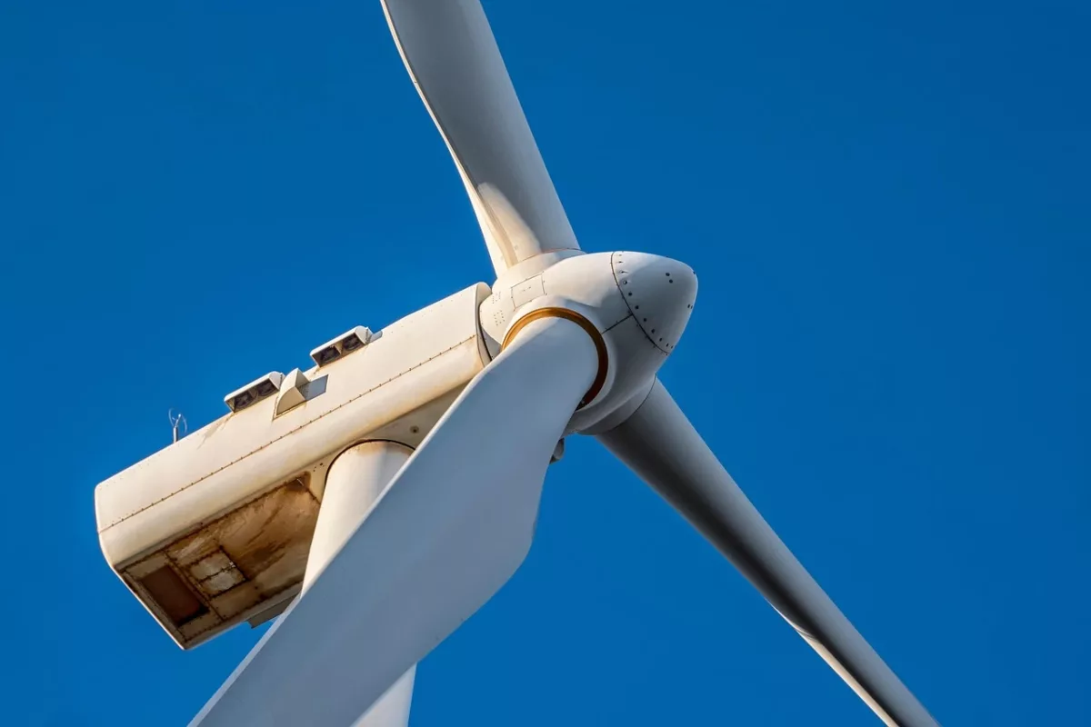 Une éolienne.