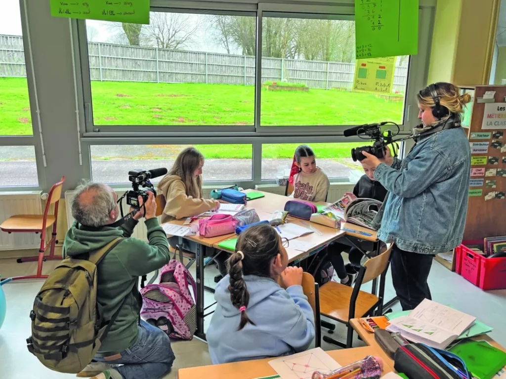Katya, à droite, est l'enfant interviewé.
