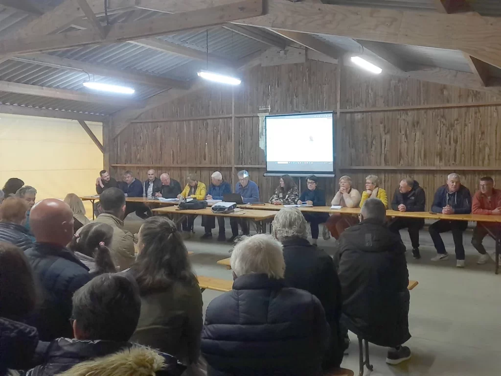 L'assemblée générale de la foire.