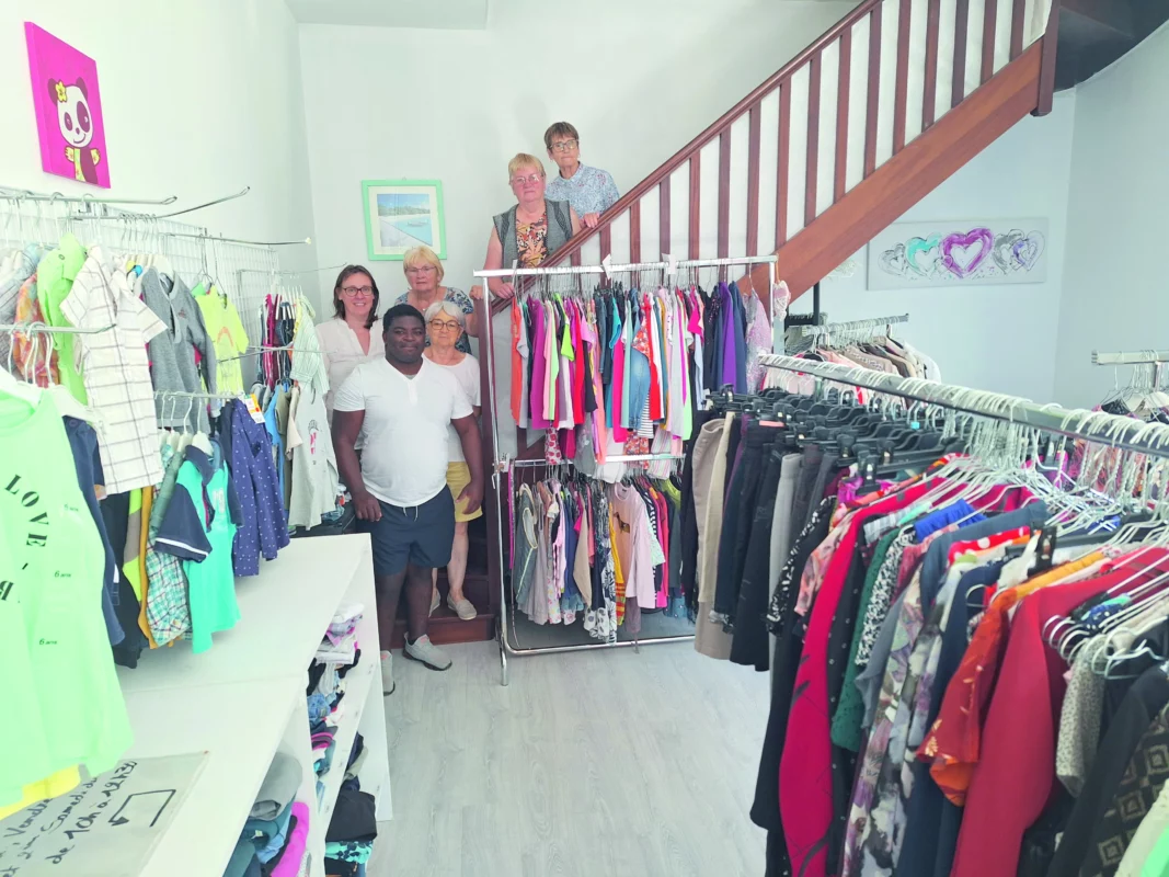 Les bénévoles de la nouvelle boutique.
