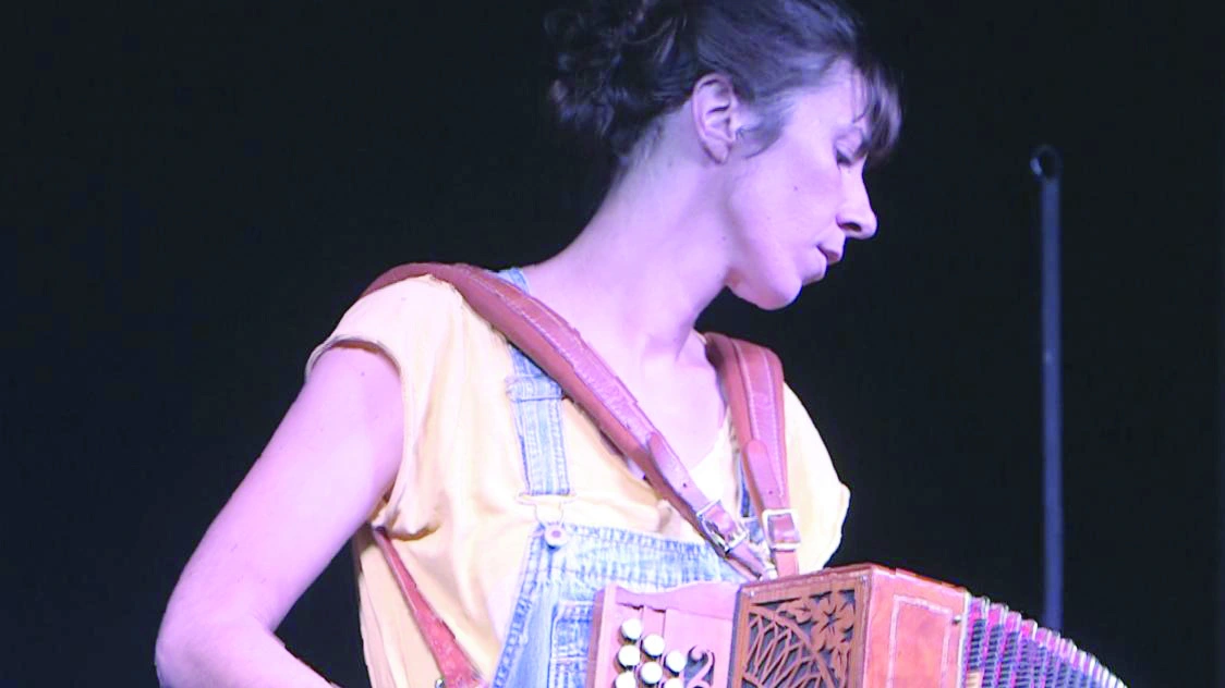 La musicienne du projet RAJE.