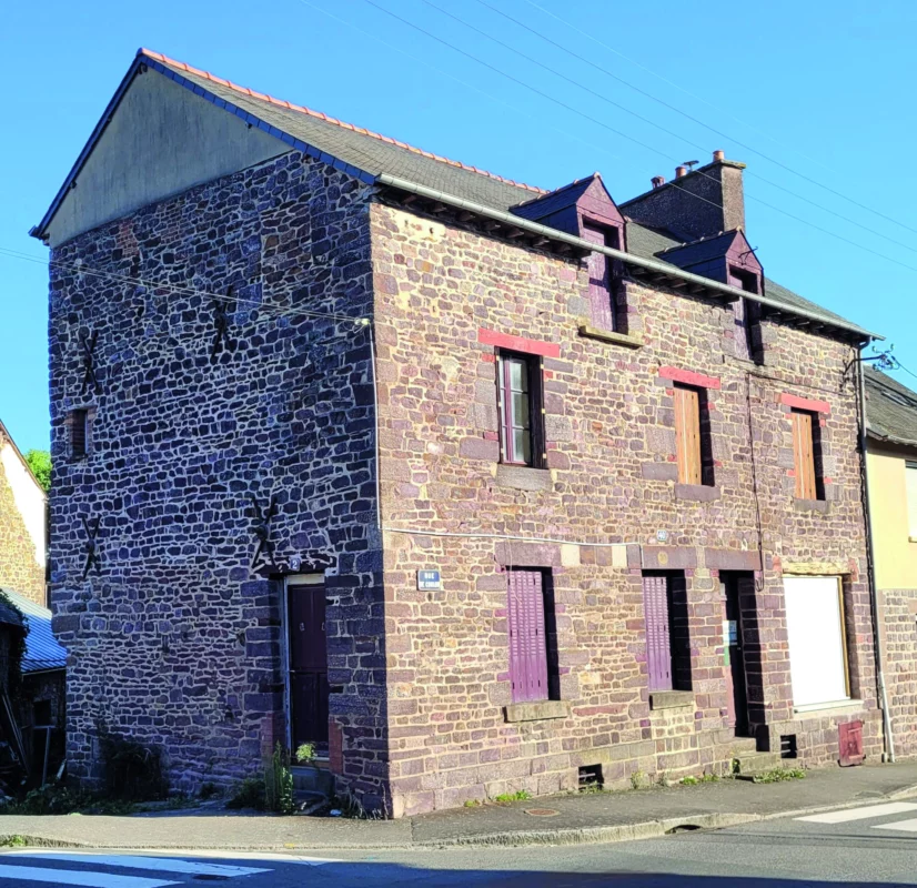 Le bâtiment du relais.
